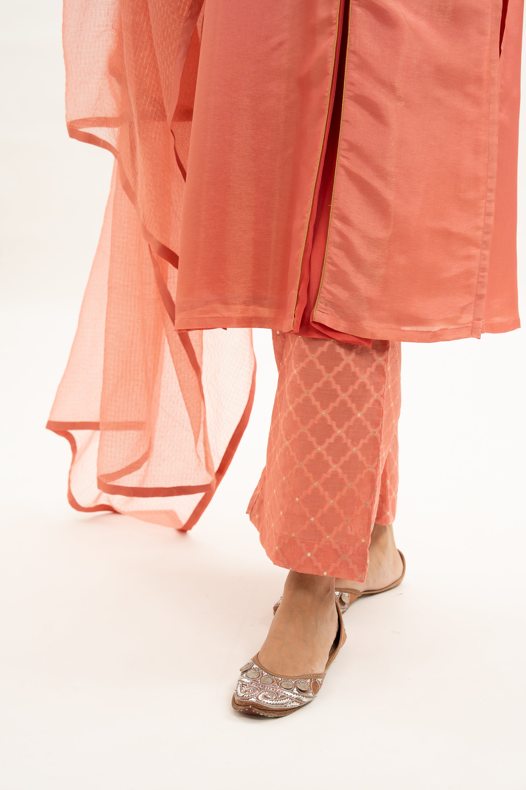 Miorah Traditional Zari Tissue Kurta Set